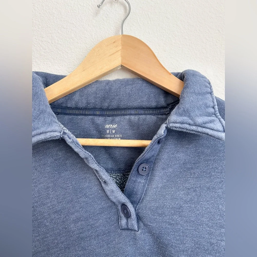 Aerie Cropped Raw Hem Collared Long Sleeve - Medium - Picture 2 of 4